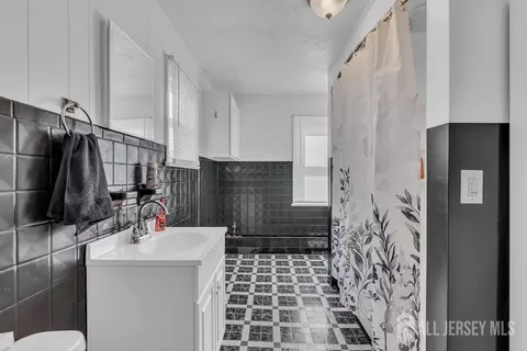 Entry Way - 138 Main St, Helmetta, NJ 08828 photo 2 of 3