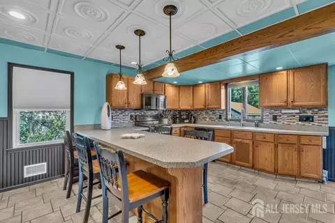 Kitchen - 138 Main St, Helmetta, NJ 08828 photo 5 of 6