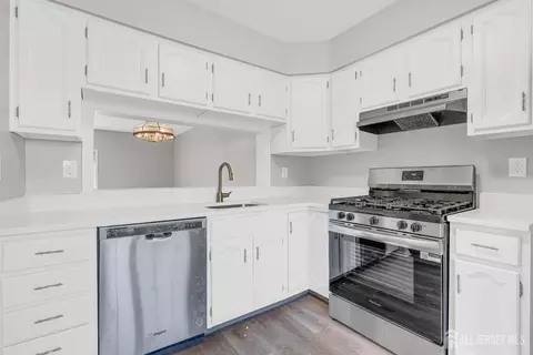 Kitchen - 1505 Maplecrest Rd, Edison, NJ 08820 photo 3 of 3