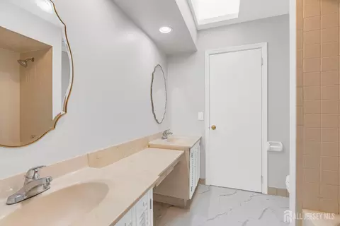 Bath - 1505 Maplecrest Rd, Edison, NJ 08820 photo 2 of 2