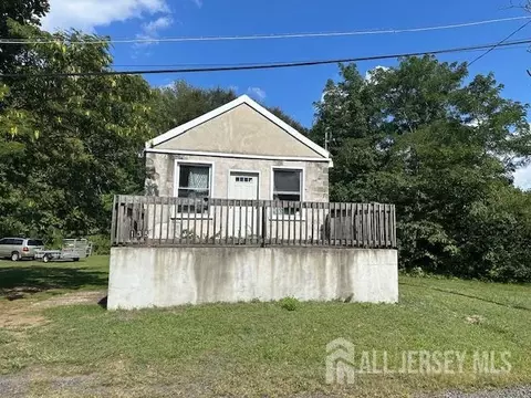 135 Mcknight Ave, Monroe, NJ 08831