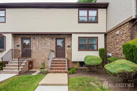 60 Highview Dr, Woodbridge, NJ 07095