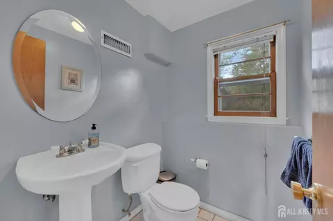 668 Warfield Rd, North Plainfield, NJ 07063 photo 29