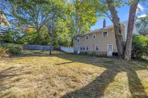 668 Warfield Rd, North Plainfield, NJ 07063 photo 9