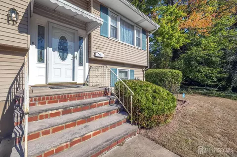668 Warfield Rd, North Plainfield, NJ 07063 photo 5