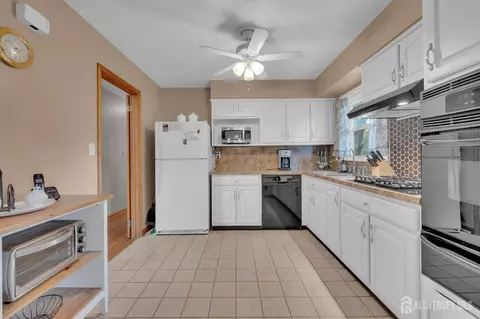 668 Warfield Rd, North Plainfield, NJ 07063 photo 18