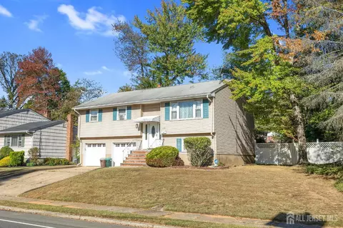 668 Warfield Rd, North Plainfield, NJ 07063 photo 3