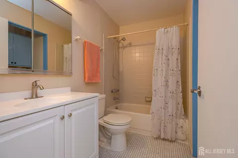 25 Foxhall Ave #25, Middlesex, NJ 08846 photo 18