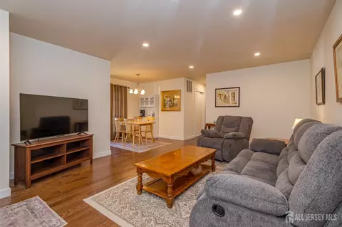 25 Foxhall Ave #25, Middlesex, NJ 08846 photo 5
