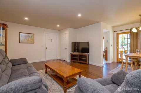 25 Foxhall Ave #25, Middlesex, NJ 08846 photo 7