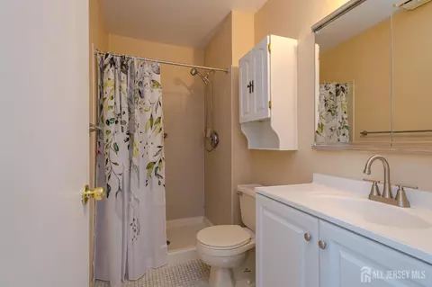 25 Foxhall Ave #25, Middlesex, NJ 08846 photo 16