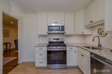 25 Foxhall Ave #25, Middlesex, NJ 08846 photo 12