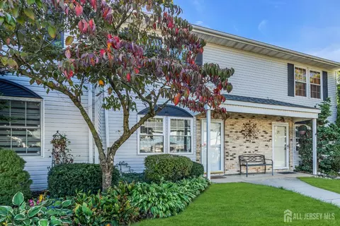 82 Cliffwood Ave #53G, Cliffwood, NJ 07721