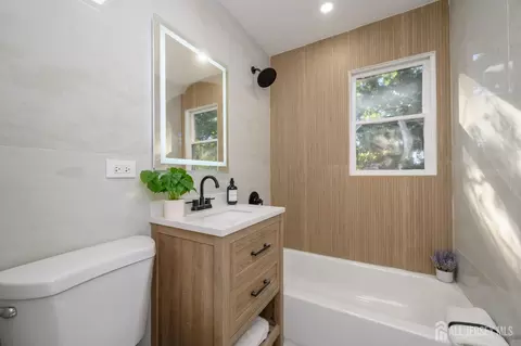 333 1st St, Middlesex, NJ 08846 photo 12