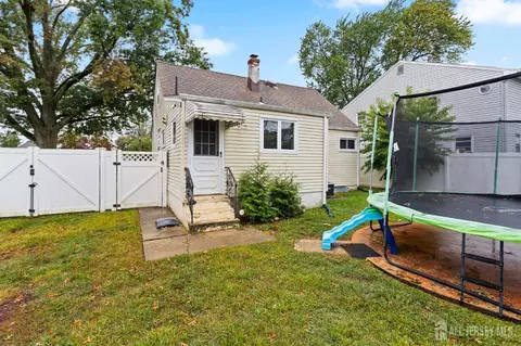 Exterior - 31 Hull Dr, Edison, NJ 08817 photo 5 of 7