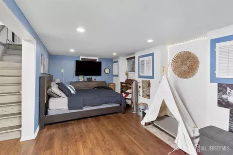 Bedroom - 31 Hull Dr, Edison, NJ 08817 photo 6 of 7