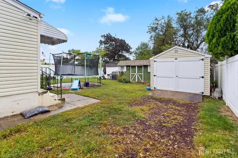 Exterior - 31 Hull Dr, Edison, NJ 08817 photo 6 of 7