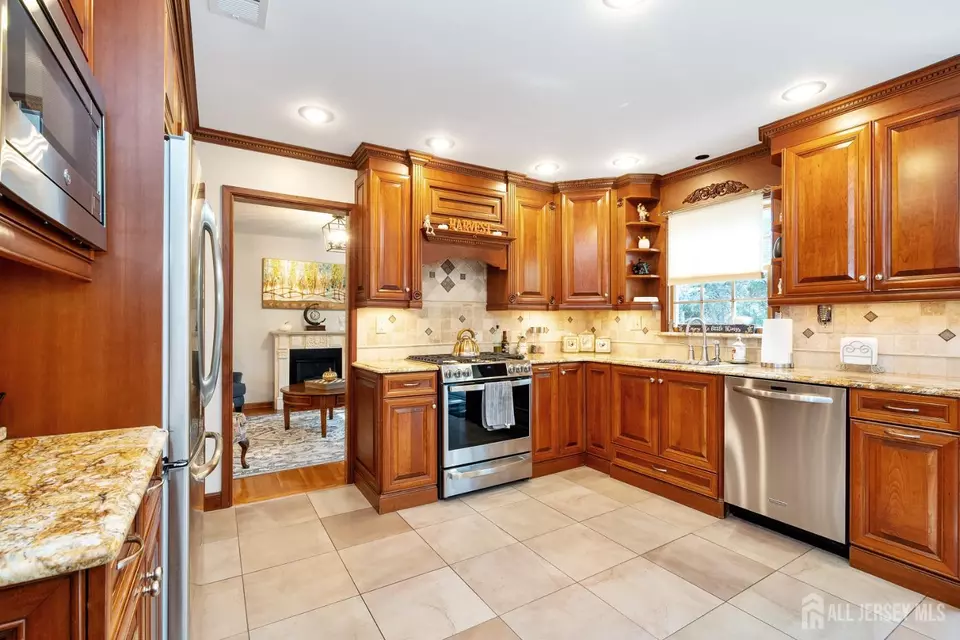 Kitchen - 12 Ellingham Ave, Monroe, NJ 08831 photo 2 of 4