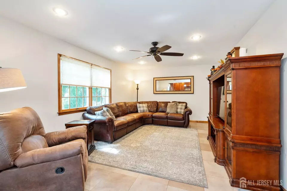 Living - 12 Ellingham Ave, Monroe, NJ 08831 photo 1 of 2