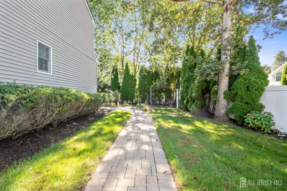 Exterior - 12 Ellingham Ave, Monroe, NJ 08831 photo 6 of 10