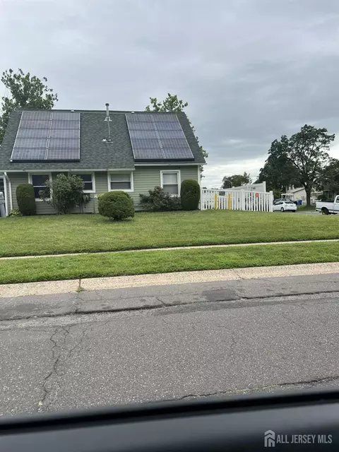 74 Beaverdale Ln, Willingboro, NJ 08046