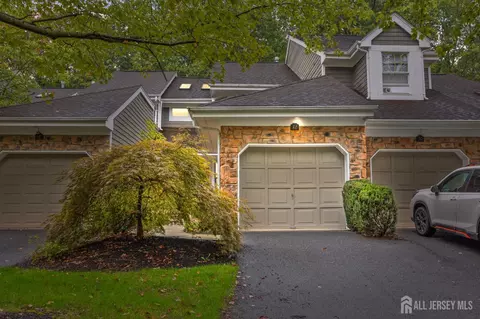 12 Caraway Ct, Princeton, NJ 08540
