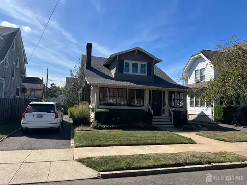 14 Edgeworth Pl, New Brunswick, NJ 08901