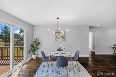 Dining - 17 Ferris Rd, Edison, NJ 08817 photo 2 of 5