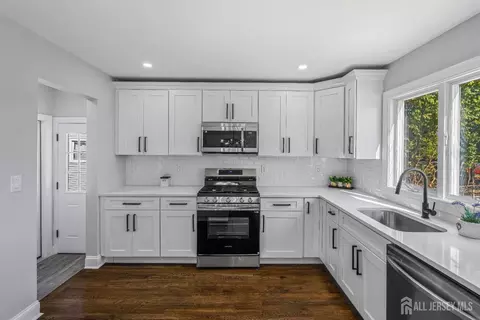 Kitchen - 17 Ferris Rd, Edison, NJ 08817 photo 1 of 4
