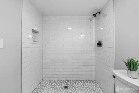 Bath - 17 Ferris Rd, Edison, NJ 08817 photo 4 of 4