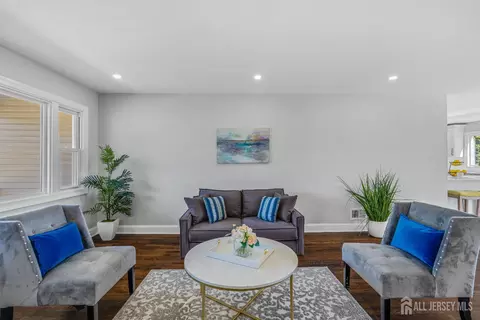Living - 17 Ferris Rd, Edison, NJ 08817 photo 2 of 3