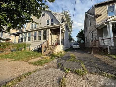 313 Tioga St, Trenton, NJ 08609