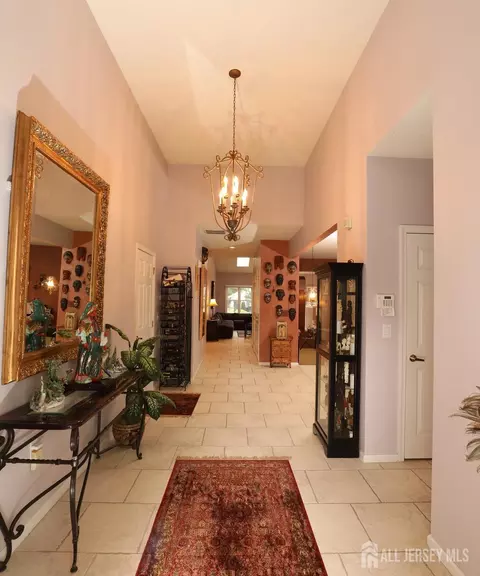 18 Kingston Ct, Monroe, NJ 08831