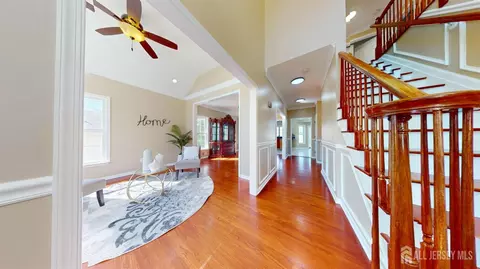 38 New St, Monroe, NJ 08831