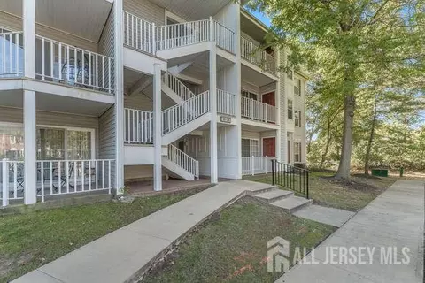 18 N Sheffield Ct, North Brunswick, NJ 08902