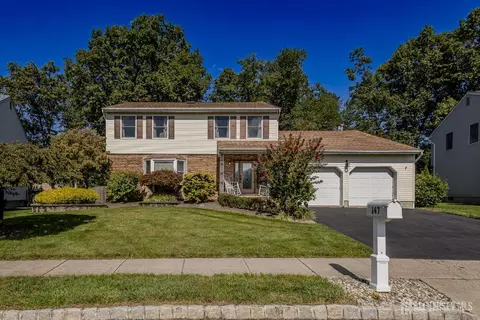 147 Szymanski Dr, Spotswood, NJ 08884