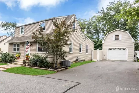 8 Culver Ln, East Brunswick, NJ 08816
