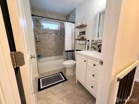 Bath - 205 Old Rd, Sewaren, NJ 07077 photo 2 of 2