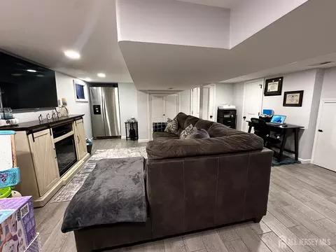 Living - 205 Old Rd, Sewaren, NJ 07077 photo 3 of 4