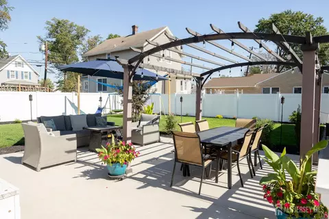 Exterior - 205 Old Rd, Sewaren, NJ 07077 photo 5 of 9