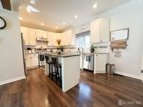 Kitchen - 205 Old Rd, Sewaren, NJ 07077 photo 1 of 4