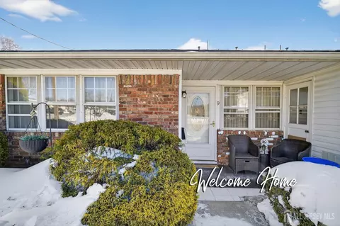 9 Valery Rd, Matawan, NJ 07747