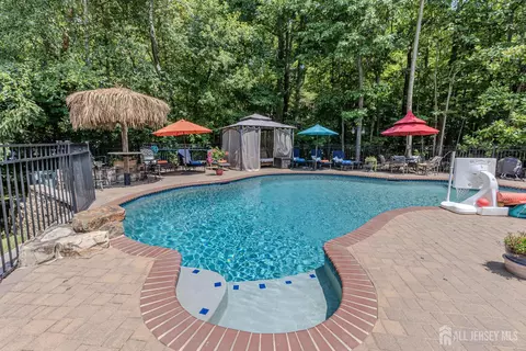 34 Kara Ct, Matawan, NJ 07747