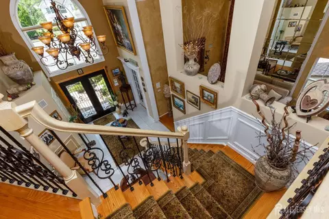 34 Kara Ct, Matawan, NJ 07747