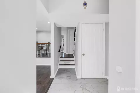 Entry Way - 83 Pheasant Run, Edison, NJ 08820 photo 2 of 4