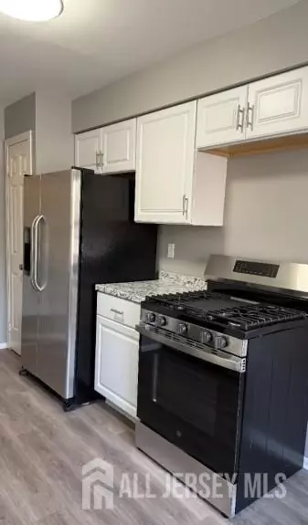 324 Sharon Garden Ct, Woodbridge, NJ 07095