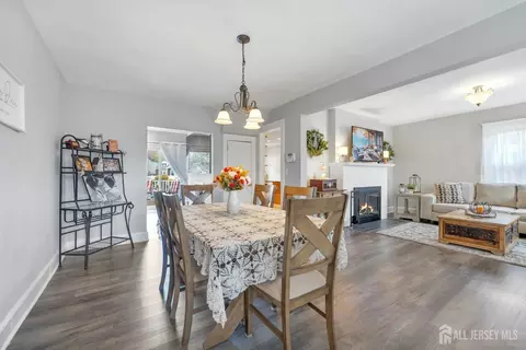 Dining - 363 Grant Ave, Middlesex, NJ 08846 photo 3 of 3