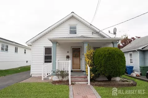 25 Reid St, Sayreville, NJ 08872