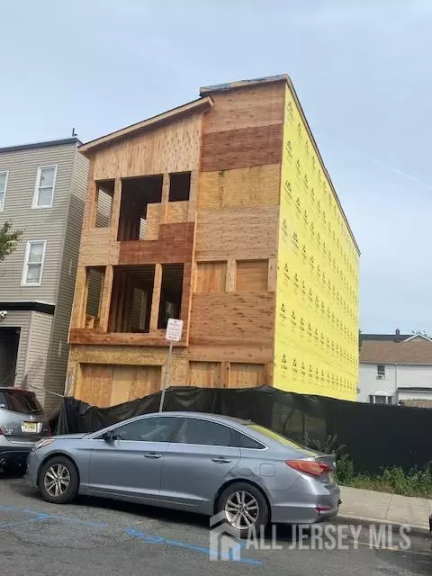 195 12th Ave, Newark, NJ 07107