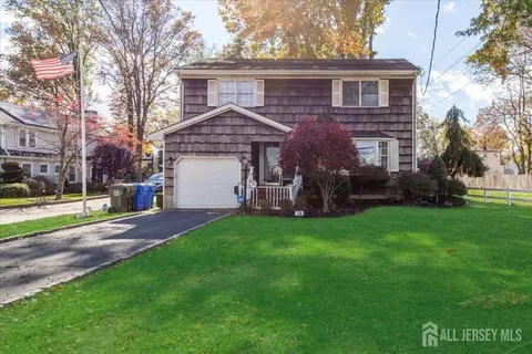 28 Debra Pl, Sewaren, NJ 07077